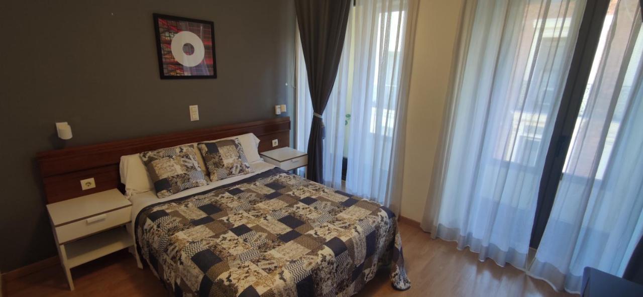 Hostal Felipe V Madrid Luaran gambar