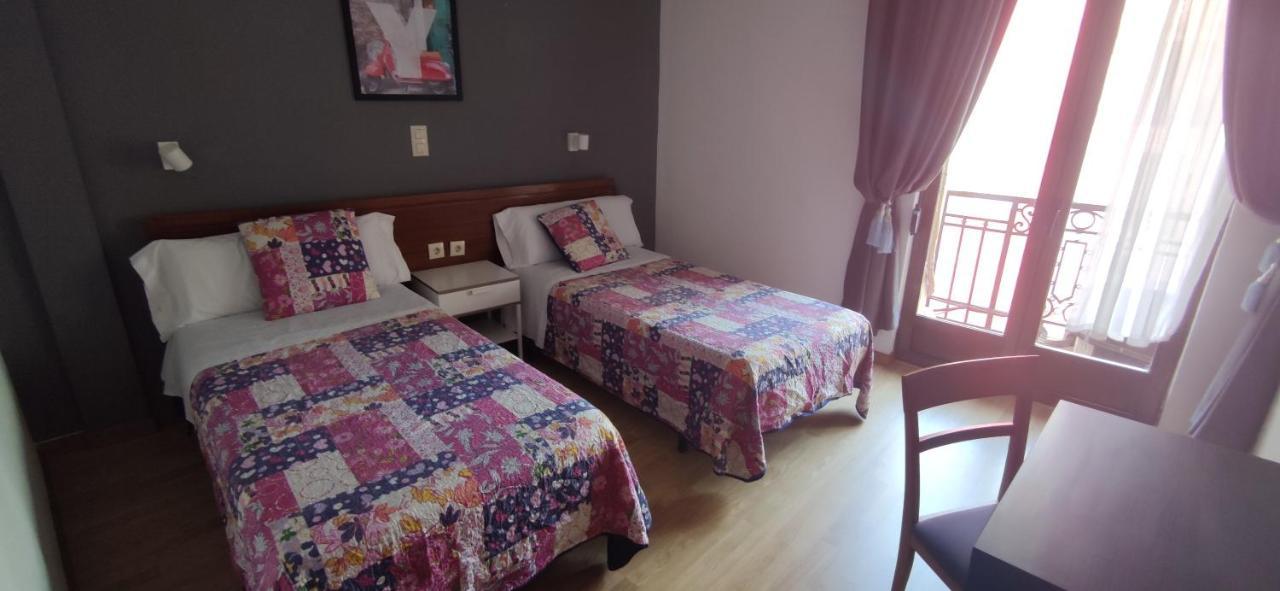 Hostal Felipe V Madrid Luaran gambar