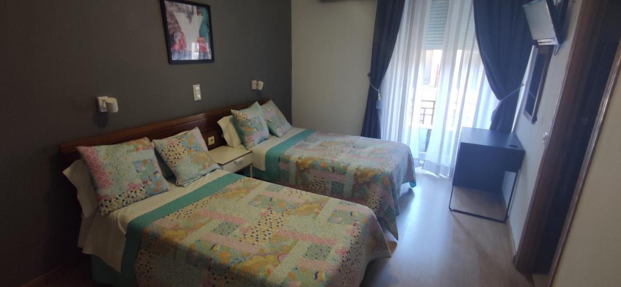 Hostal Felipe V Madrid Luaran gambar