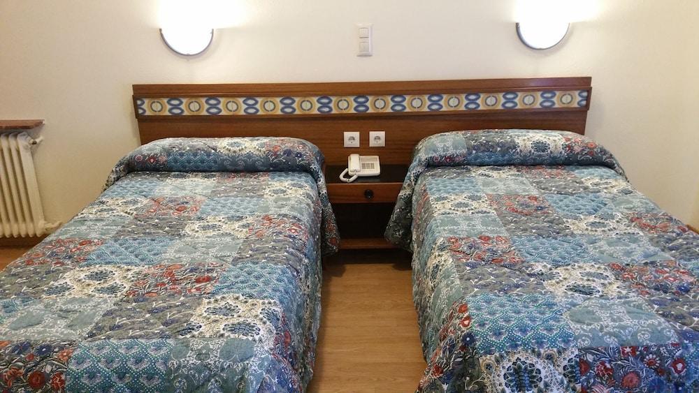 Hostal Felipe V Madrid Luaran gambar