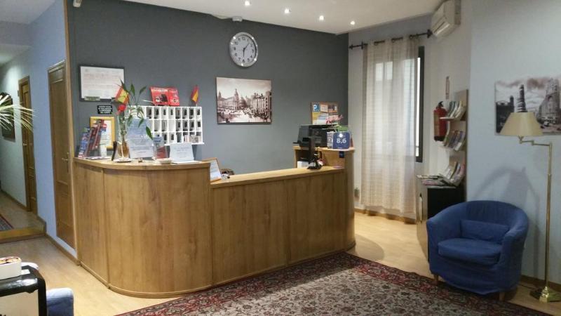 Hostal Felipe V Madrid Luaran gambar