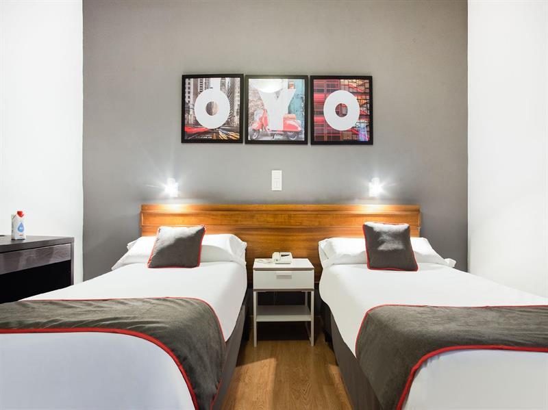 Hostal Felipe V Madrid Luaran gambar